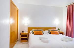 Hotel & Diving les Illes