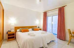 Hotel & Diving les Illes