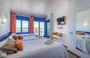 Hotel & Diving les Illes