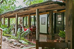 Hacienda La Pacífica Eco-Lodge