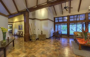 Hacienda La Pacífica Eco-Lodge