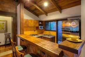 Hacienda La Pacífica Eco-Lodge