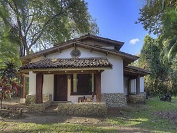 Hacienda La Pacífica Eco-Lodge