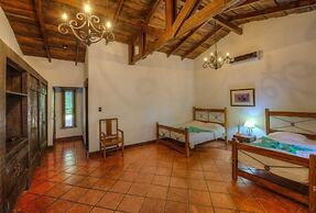 Hacienda La Pacífica Eco-Lodge
