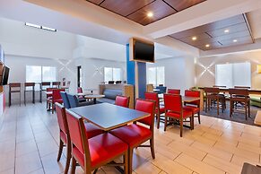 Holiday Inn Express Hotel & Suites Cleveland - Richfield by IHG