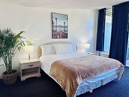 Foghorn Harbor Inn