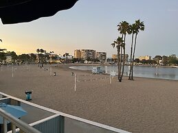 Foghorn Harbor Inn