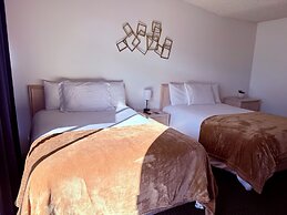 Foghorn Harbor Inn
