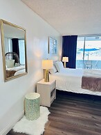 Foghorn Harbor Inn