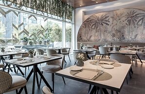 Hotel ILUNION Atrium