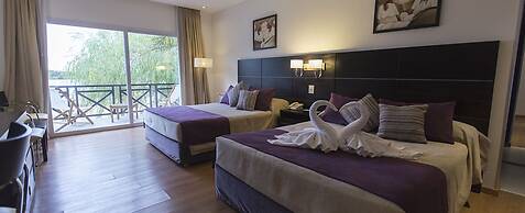 Howard Johnson by Wyndham San Pedro Resort & Marina