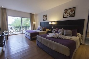 Howard Johnson by Wyndham San Pedro Resort & Marina