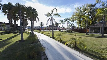 Howard Johnson by Wyndham San Pedro Resort & Marina