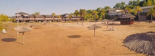 Howard Johnson by Wyndham San Pedro Resort & Marina