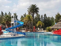 Howard Johnson by Wyndham San Pedro Resort & Marina