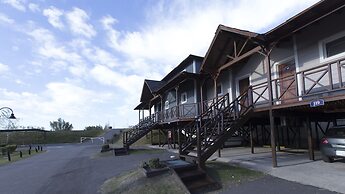 Howard Johnson by Wyndham San Pedro Resort & Marina