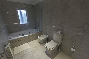 Howard Johnson by Wyndham San Pedro Resort & Marina