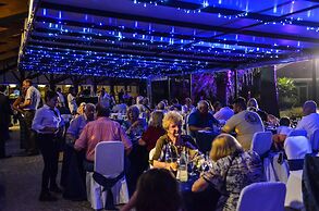 Howard Johnson by Wyndham San Pedro Resort & Marina