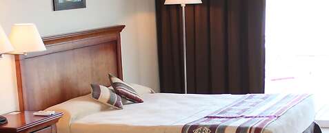 Howard Johnson by Wyndham San Pedro Resort & Marina