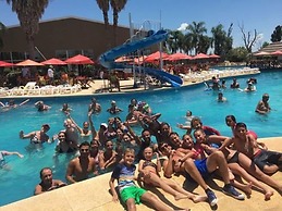 Howard Johnson by Wyndham San Pedro Resort & Marina