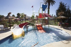 Howard Johnson by Wyndham San Pedro Resort & Marina