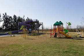 Howard Johnson by Wyndham San Pedro Resort & Marina