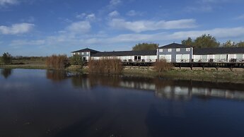 Howard Johnson by Wyndham San Pedro Resort & Marina