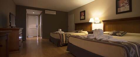 Howard Johnson by Wyndham San Pedro Resort & Marina