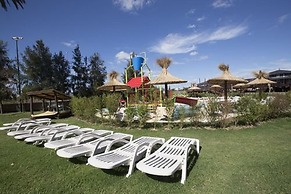 Howard Johnson by Wyndham San Pedro Resort & Marina