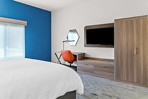 Holiday Inn Express Hotel & Suites Detroit-Novi by IHG