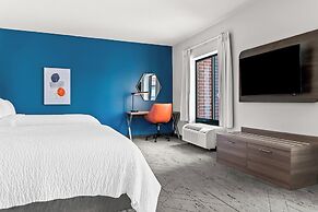 Holiday Inn Express Hotel & Suites Detroit-Novi by IHG