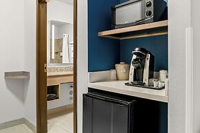 Holiday Inn Express Hotel & Suites Detroit-Novi by IHG