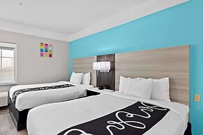 La Quinta Inn & Suites by Wyndham Raymondville