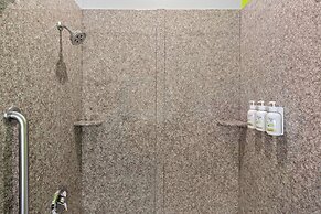 La Quinta Inn & Suites by Wyndham Raymondville