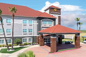 La Quinta Inn & Suites by Wyndham Raymondville
