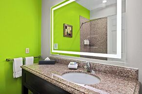 La Quinta Inn & Suites by Wyndham Raymondville