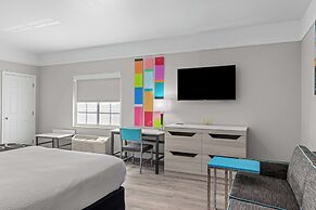 La Quinta Inn & Suites by Wyndham Raymondville