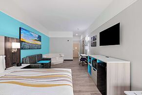 La Quinta Inn & Suites by Wyndham Raymondville