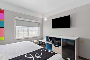 La Quinta Inn & Suites by Wyndham Raymondville