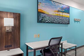 La Quinta Inn & Suites by Wyndham Raymondville