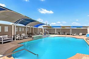 La Quinta Inn & Suites by Wyndham Raymondville