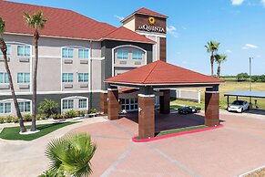 La Quinta Inn & Suites by Wyndham Raymondville