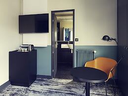 Relais de Lyon by Malone