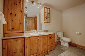 Fiddler Lake Resort