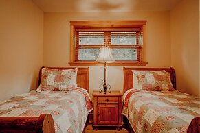 Fiddler Lake Resort