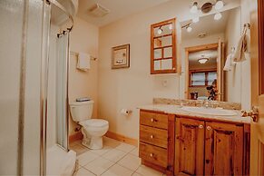Fiddler Lake Resort