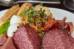 Farmers Kitchen Hotel