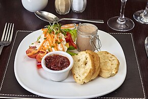 Farmers Kitchen Hotel