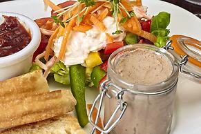 Farmers Kitchen Hotel