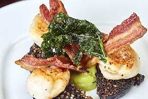 Farmers Kitchen Hotel